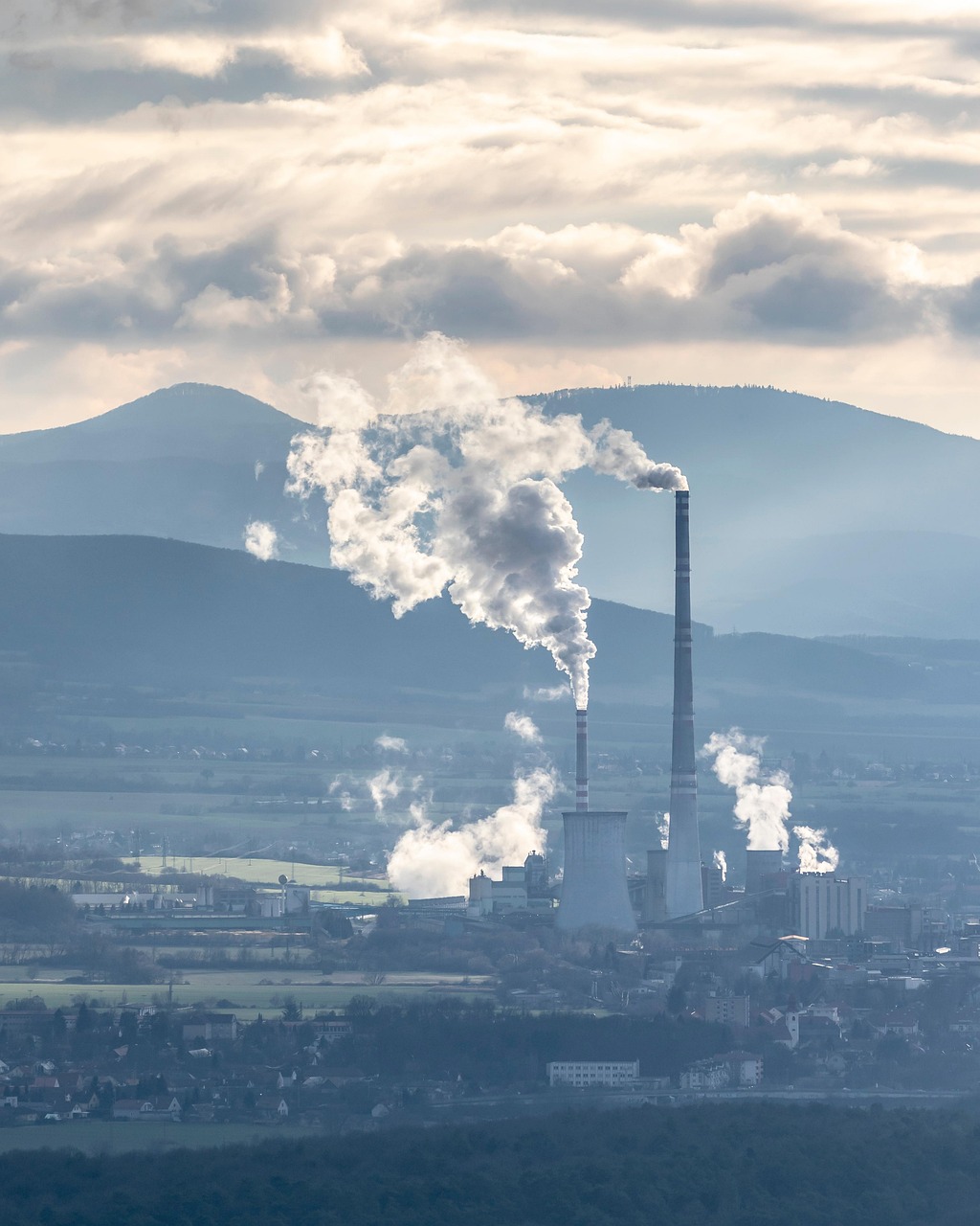 découvrez le rôle essentiel d'un analyste des émissions de carbone, chargé d'évaluer et de réduire l'impact environnemental des entreprises en analysant les données sur les émissions de co2.